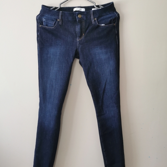 Guess Jeans - Picture 2 of 7